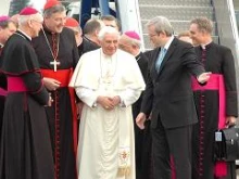 Pope Benedict being greeted by Australia's Prime Minister Kevin Rudd